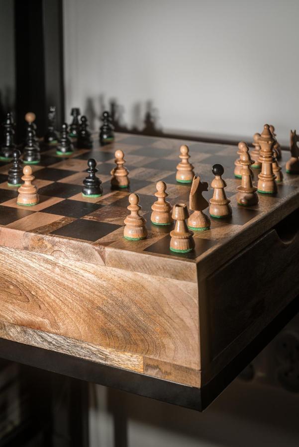 Queen's Gambit By Blue Mandarin Lägenhet